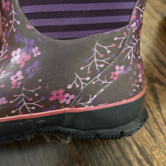 Bogs girls snow boots, Size 13. - Picture 7 of 9